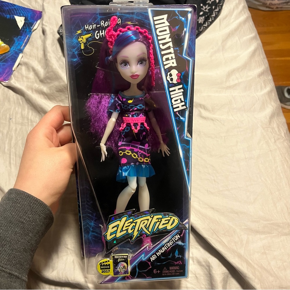 Monster high ari hauntigton doll